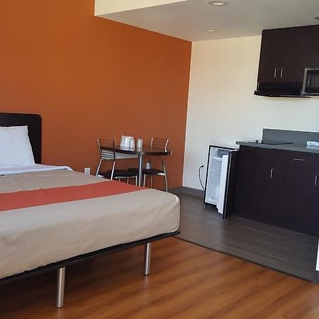 Motel 6 Maple/Main Hesperia Eksteriør bilde