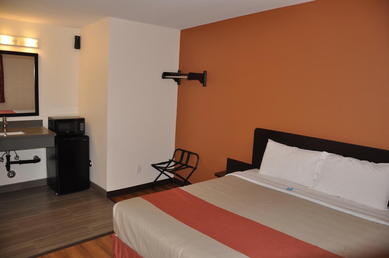 Motel 6 Maple/Main Hesperia Rom bilde